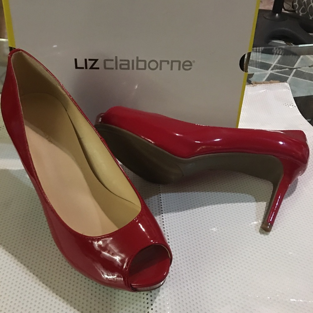 Liz Claiborne shoes. Size 8 new with box